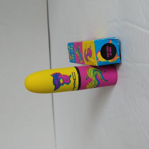 Mac moon masterpiece powder kiss lipstick - Picture 9 of 16